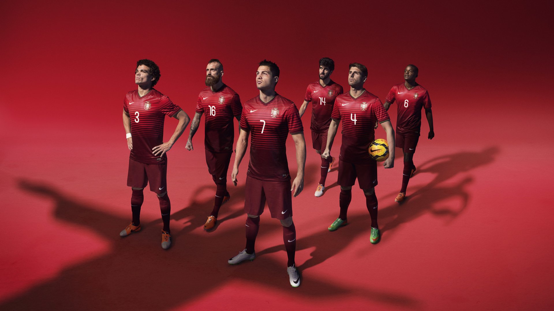 哈兰德重要时刻战术调整，塞尔维亚队带队取胜！气势如虹延续